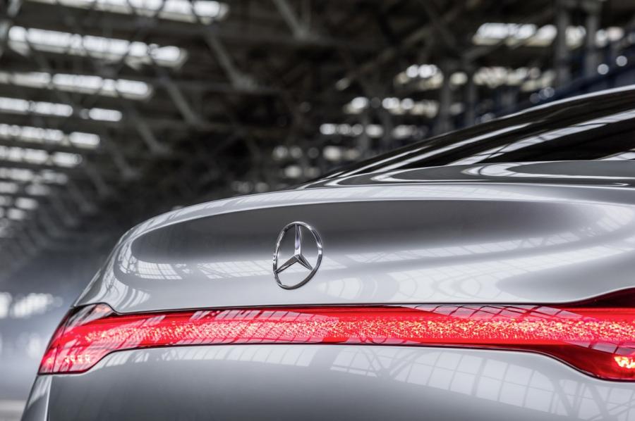  Mercedes-Benz Concept Coupe SUV 2014 года  (фото 12 из 47)